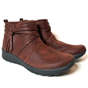 Bzees Gusto Brown Comfort Ankle Booties Washable Like New Size 10